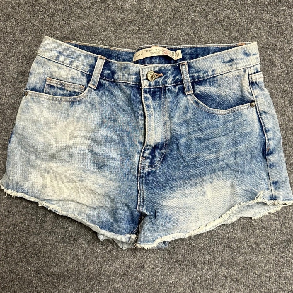 Zara Denim Shorts Womens Size 6 Blue Acid Wash Raw Hem Premium Wash Casual